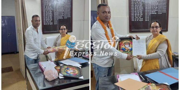 सीएमओ नैनीताल ने समाजसेवी हृदयेश कुमार व हेमंत गोनिया को किया सम्मानित