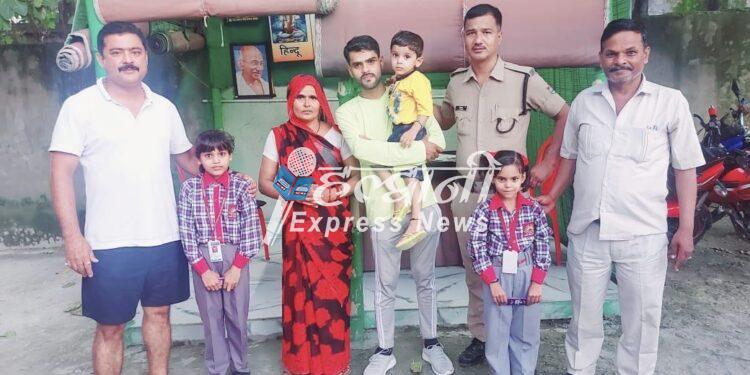 गुमशुदा के सकुशल मिलने पर परिजनों के छलक आए खुशियों के आंसू, मित्र पुलिस का किया धन्यवाद