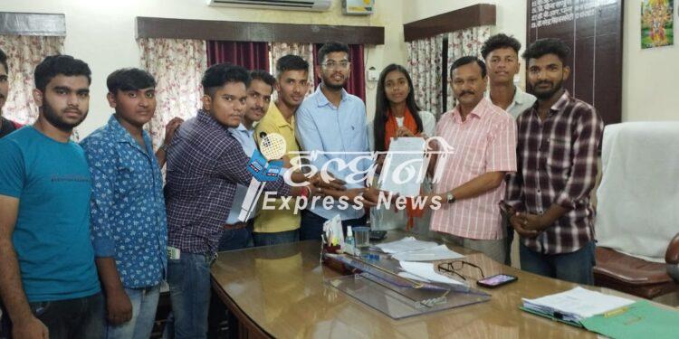 एबीवीपी ने बीकॉम का परीक्षा फल गलत आने पर प्राचार्य को सौपा ज्ञापन