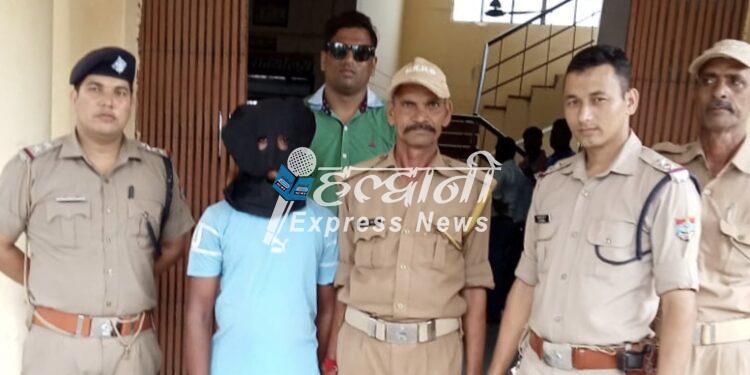 दुर्लभ प्रजाति के कछुओं के साथ एक गिरफ्तार