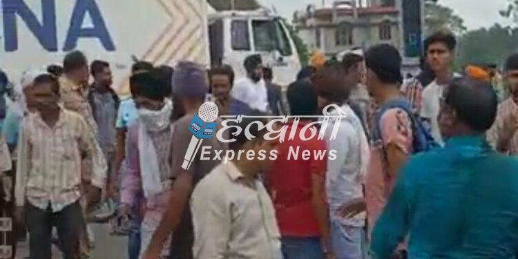 श्रद्धालुओं की ट्रैक्टर ट्राली को ट्रक ने मारी टक्कर, छह की मौत, 34 घायल