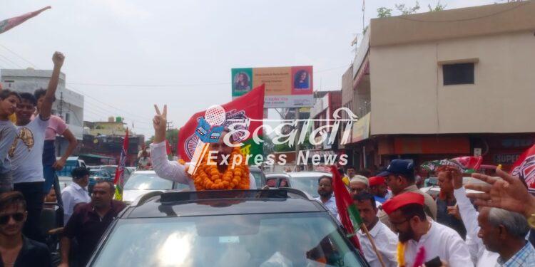 घर वापसी के बाद मतीन सिद्दीकी के हल्द्वानी आगमन पर ज़ोरदार स्वागत, सड़को पर उमड़ा जन सैलाब