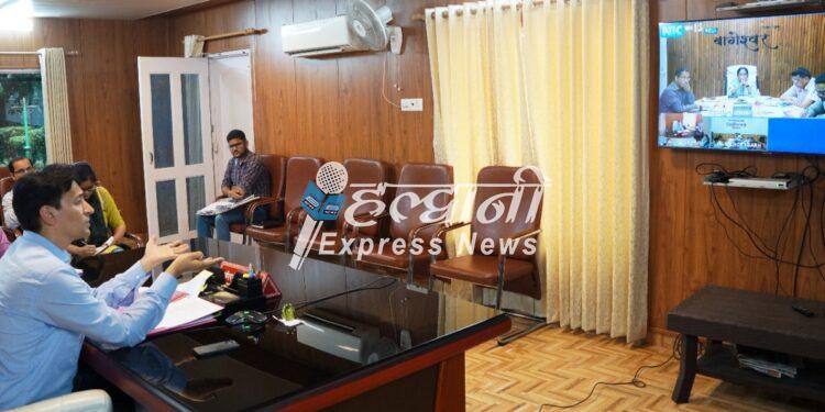 हल्द्वानी में कूड़े व डंपिंग ज़ोन को चिन्हित कर कार्यवाही के निर्देश, एक सप्ताह बाद स्वंय शहर का निरीक्षण करेंगे कमिश्नर रावत