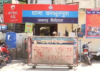 ब्रेकिंग न्यूज़: पुलिस ने महिला तस्कर को नशीले इंजेक्शनो के साथ किया गिरफ्तार