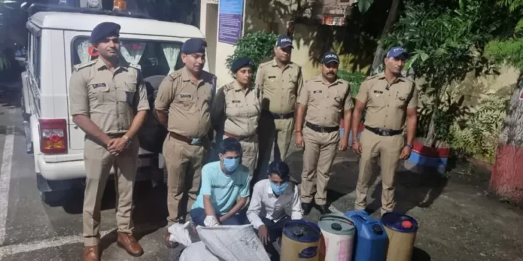 ब्रेकिंग न्यूज़: 24 घंटो के अंदर पुलिस ने तेल चोरी कर रहे दो चोरों को किया गिरफ्तार