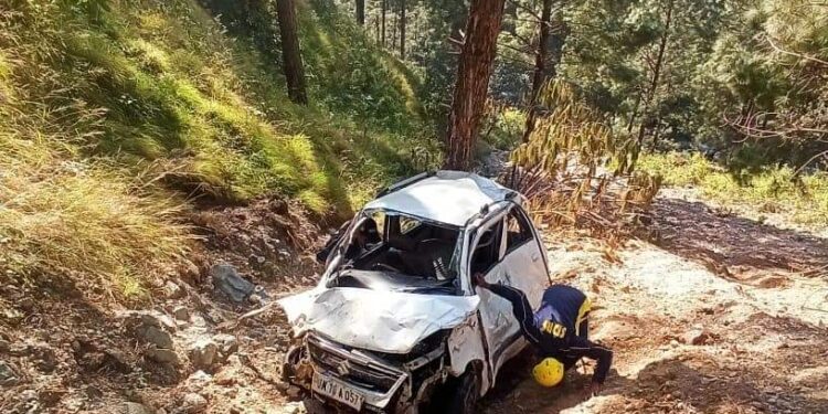 दुःखद: उत्तराखंड में सड़क हादसे में पांच की मौत