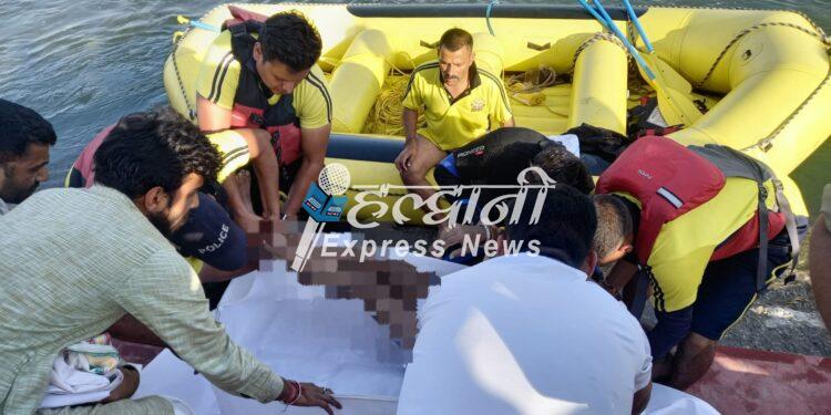 ब्रेकिंग न्यूज़: गंगा नदी में डूबा हिमाचल प्रदेश का व्यक्ति, SDRF ने किया बरामद