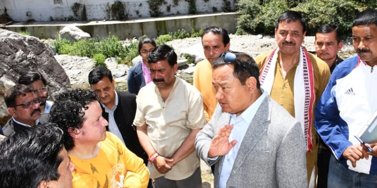 कैचीधाम मन्दिर में श्रद्धालुओं के इजाफे को देखते हुये नये बैली ब्रिज का होगा निर्माण: जिलाधिकारी