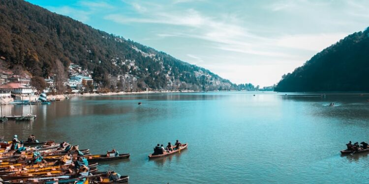 जीवनदायिनी नैनी झील में गंदगी के मामले में हाईकोर्ट सख्त, अधिकारी तलब