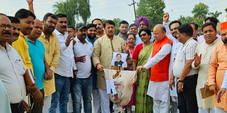 द्वाराहाट के विधायक पर कड़ी कार्रवाई की मांग