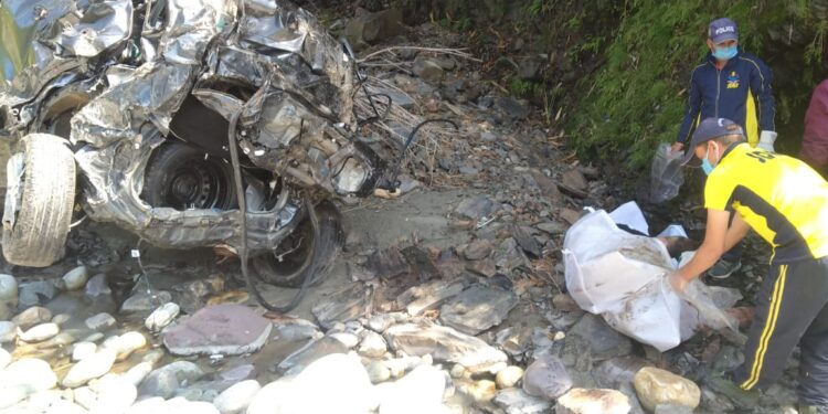 उत्तराखंड: खाई में दुर्घटनाग्रस्त वाहन से दो शव बरामद