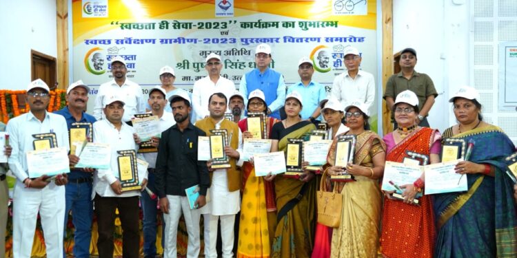मुख्यमंत्री ने स्वच्छता को लेकर 15 पंचायतों को किया सम्मानित