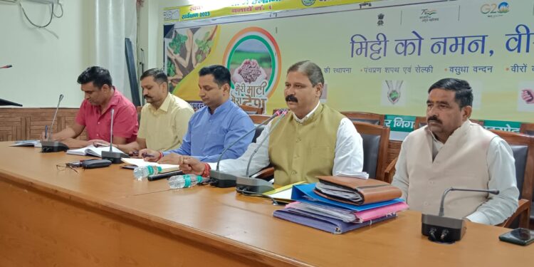 मेयर रौतेला ने गिनाई उपलब्धियां, मीडिया के समक्ष रखा ब्यौरा