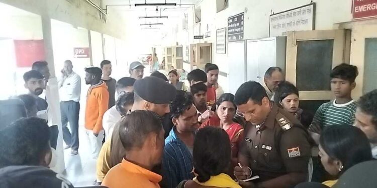 साइकिल सवार बच्चे को बस ने मारी टक्कर, हंगामा 