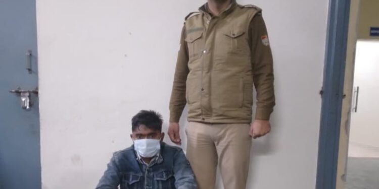 दून पुलिस की गिरफ्त में आया 01 शातिर मुन्ना भाई