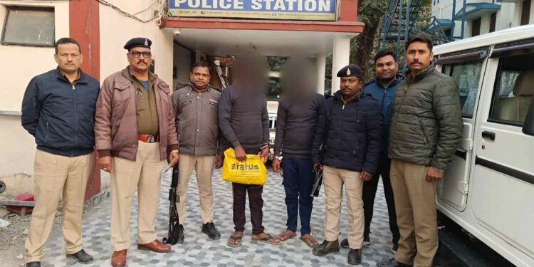 धोखाधड़ी करने वाले पिता, पुत्र छत्तीसगढ़ से गिरफ्तार