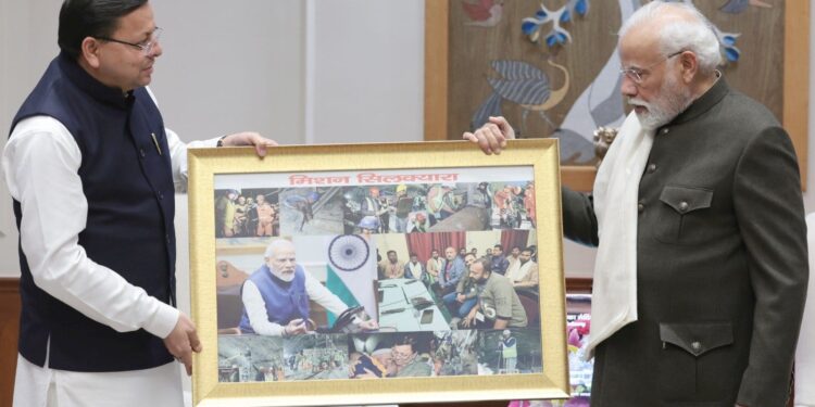 पीएम मोदी से मिले सीएम धामी