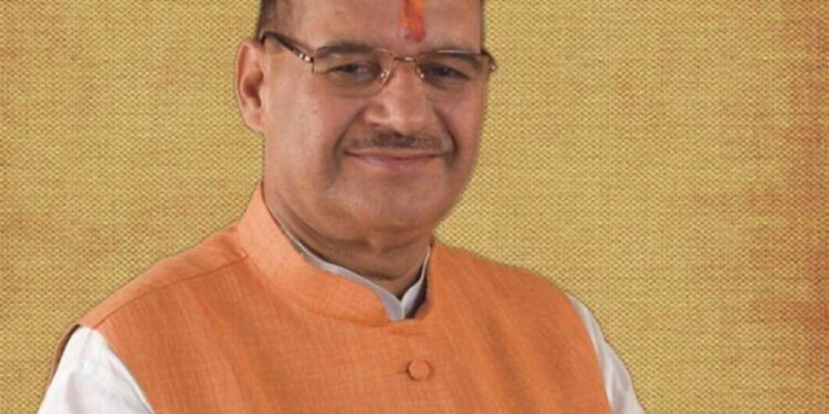कृषि मंत्री गणेश जोशी का एक्शन, लापरवाही बरतने पर अधिकारी नपे