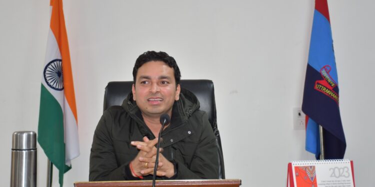 एसएसपी ने देर रात दरोगाओं के कार्य क्षेत्र बदले, देखें लिस्ट