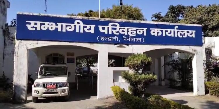नो पार्किंग ज़ोन में वाहन खड़ा करना पड़ा भारी, कई को थमाए चालान