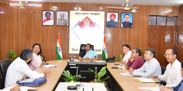 पंतनगर एयरपोर्ट विस्तारीकरण की प्रक्रिया को त्वरित करने के निर्देश