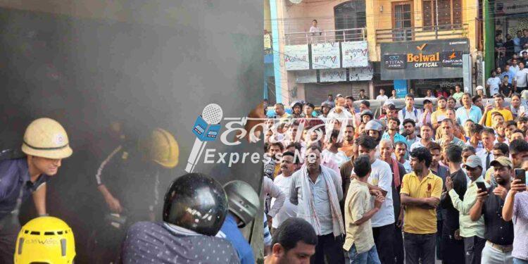 डायग्नोसिस सेंटर में लगी भीषण आग, बुजाने के प्रयास जारी