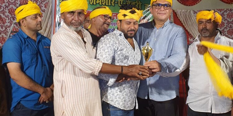 चेहल्लुम पर हल्द्वानी में हुआ अद्भुत अखाड़ा प्रदर्शन, खिलाड़ियों को किए गए सम्मानित