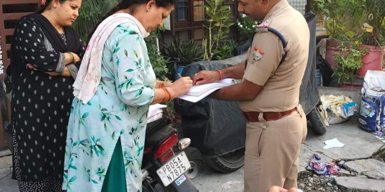 पुलिस के सत्यापन अभियान से 76 संदिग्ध पकड़े, 35 लाख का जुर्माना वसूला