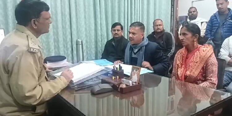 आरटीआई कार्यकर्ता पर सरकारी कार्य में बाधा का मुकदमा, हंगामे और गाली-गलौज का आरोप