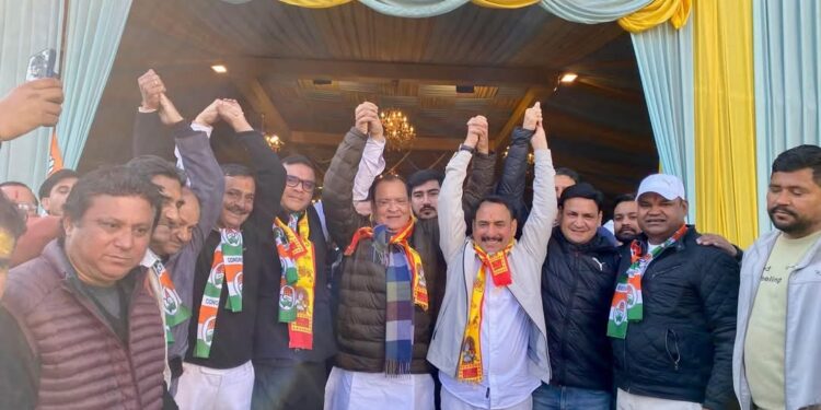 हल्द्वानी में कांग्रेस के चुनावी कार्यालय का शुभारंभ, नेताओं में दिखी एकजुटता