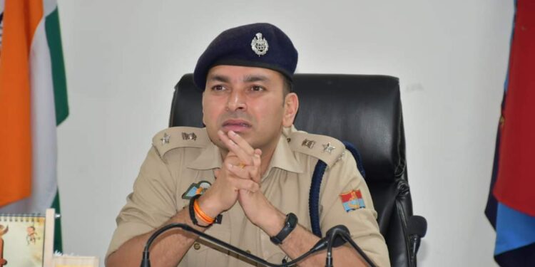 एसएसपी नैनीताल का सख्त रुख, लापरवाही पर महिला उपनिरीक्षक निलंबित, अन्य को चेतावनी