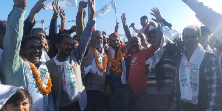 वार्ड 24 में सलीम सैफी ने मांगा समर्थन, ‘बंगला’ चुनाव चिन्ह पर वोट की अपील