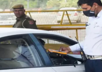 नशे में टैक्सी दौड़ाना पड़ा भारी, पुलिस ने किया गिरफ्तार