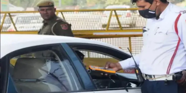 नशे में टैक्सी दौड़ाना पड़ा भारी, पुलिस ने किया गिरफ्तार