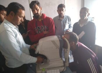 नेत्र चिकित्सा शिविर में 135 लोगों ने कराई जांच, निःशुल्क दवाइयों का भी लाभ