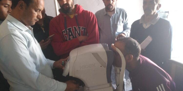 नेत्र चिकित्सा शिविर में 135 लोगों ने कराई जांच, निःशुल्क दवाइयों का भी लाभ