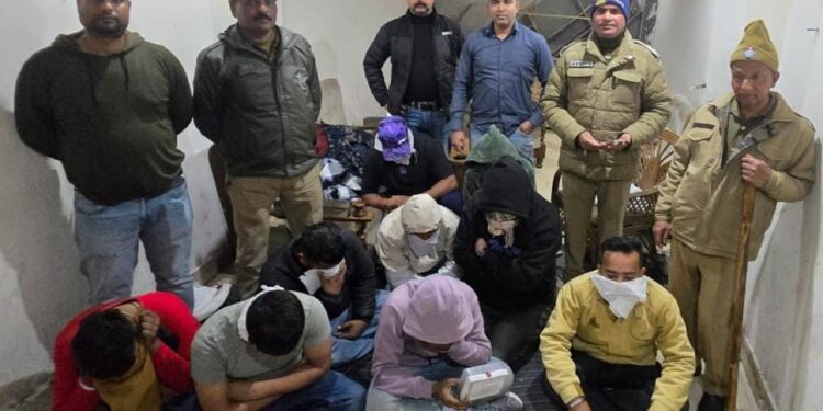 हल्द्वानी में चाय की आड़ में जुए का अड्डा, पुलिस का बड़ा एक्शन