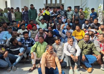 हल्द्वानी में फड़-ठेला संचालकों का हल्लाबोल, सौंपा ज्ञापन