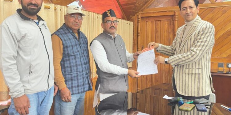 रामनगर में नौका विहार की मांग तेज, भाजपा प्रदेश मंत्री ने कुमाऊं कमिश्नर से की मुलाकात