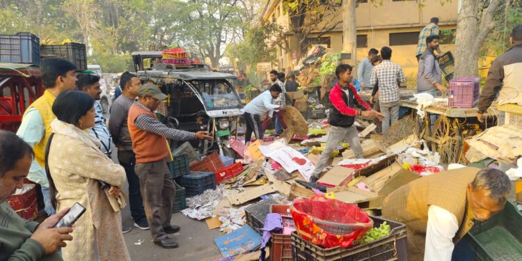 अतिक्रमण और गंदगी पर नगर निगम की सख्ती, हजारों का जुर्माना