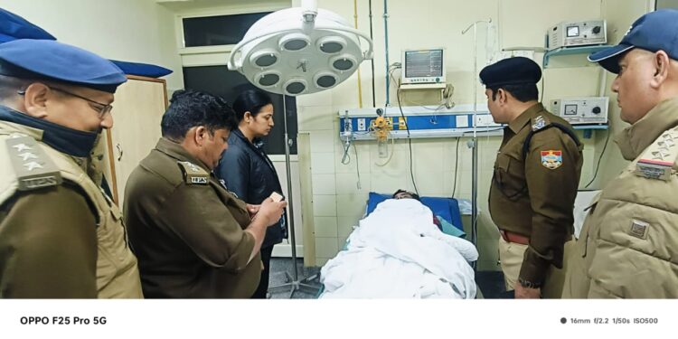 सर्विस सेंटर लूट के आरोपियों का एनकाउंटर, एक बदमाश घायल, दूसरा गिरफ्तार