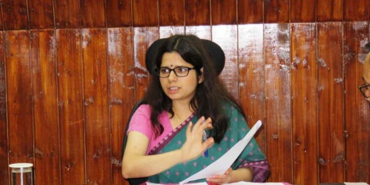 पर्यटकों को मिलेगा जाम से छुटकारा, डीएम ने की ट्रैफिक प्लानिंग की समीक्षा