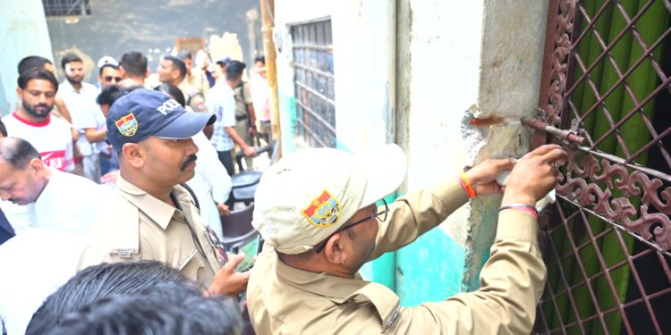 दो दिन में 17 मदरसे सील, प्रभावित बच्चों को पंजीकृत संस्थानों में किया जाएगा स्थानांतरित