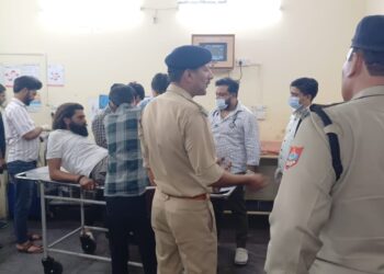 मुठभेड़ में घायल हुआ कुख्यात बदमाश, पुलिस पर फायरिंग कर भागने की कर रहा था कोशिश