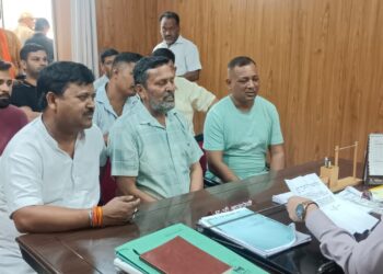 दमुवाढूंगा में दुकानों के ध्वस्तीकरण के खिलाफ जनप्रतिनिधियों ने जताया विरोध