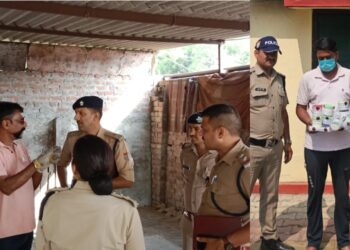 गोदाम में ब्लास्ट से सनसनी, दो घायल, अवैध आतिशबाजी सामग्री बरामद, गोदाम स्वामी गिरफ्तार