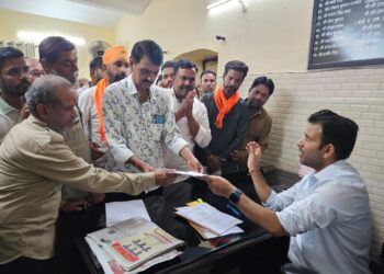 एलपीजी रिफिलिंग की सुविधा को लेकर हल्द्वानी के ऑटो चालकों ने उठाई आवाज, प्रशासन ने दिया कार्रवाई का भरोसा 