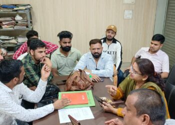 राशन कार्ड सत्यापन पर फूटा आक्रोश, खाद्य विभाग के सर्वे को लेकर पार्षदों ने किया घेराव 