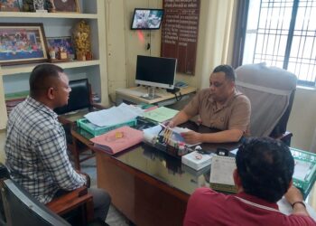 लो वोल्टेज की समस्या को लेकर अधिशासी अभियंता से मिले भाजपा नेता हृदयेश कुमार