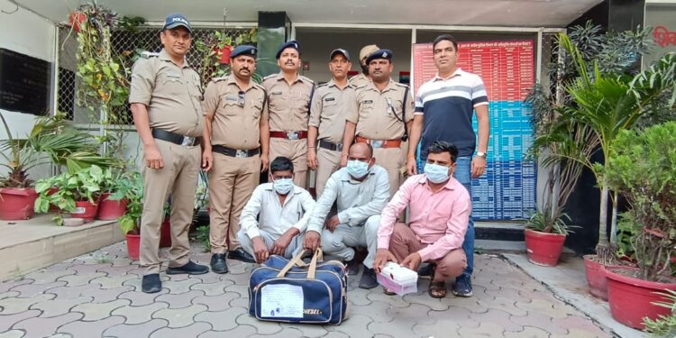 हल्द्वानी में लिफाफा गैंग का भंडाफोड़, गैंग लीडर समेत तीन गिरफ्तार